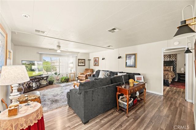 2964 Silver Oak Way, Hemet, CA 92545