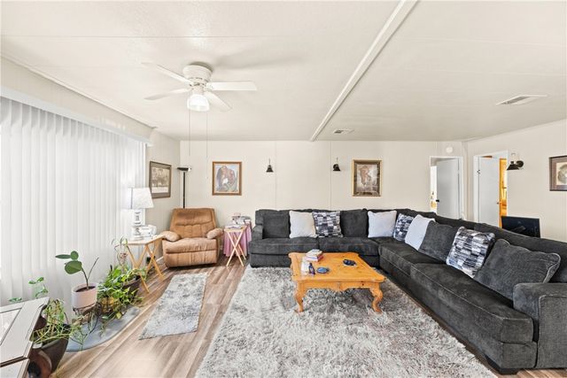 2964 Silver Oak Way, Hemet, CA 92545
