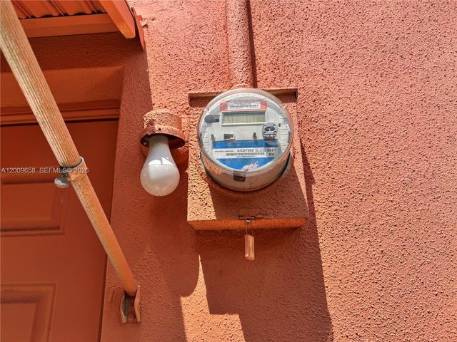 285 NE 165th St, Miami, FL 33162