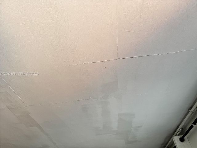 285 NE 165th St, Miami, FL 33162