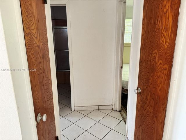 285 NE 165th St, Miami, FL 33162