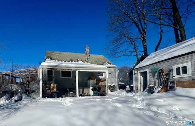 84 Middle Turnpike West, Manchester, CT 06040