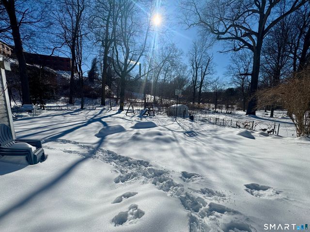 84 Middle Turnpike West, Manchester, CT 06040