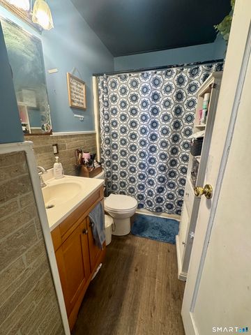 84 Middle Turnpike West, Manchester, CT 06040