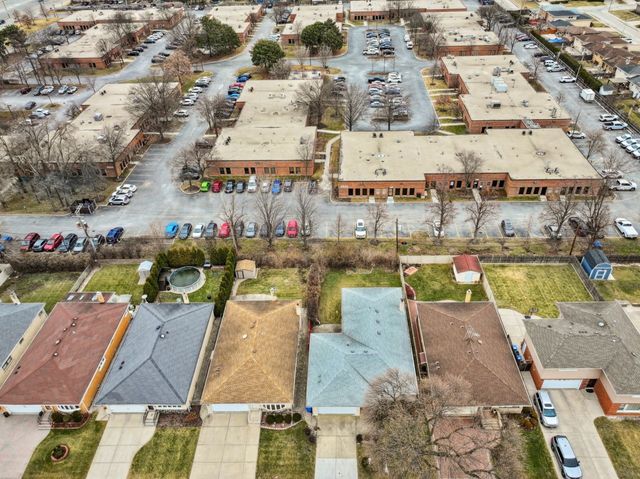 8300 W Balmoral Avenue, Chicago, IL 60656