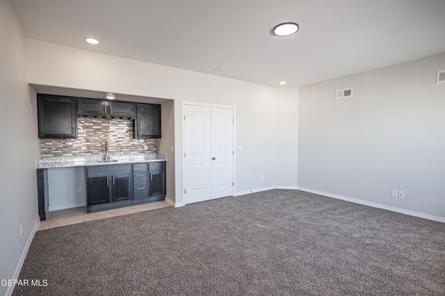 202 Olive Branch Trail, Santa Teresa, NM 88008