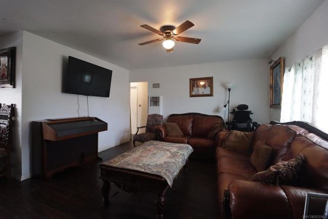 1439 E MISSION, Escondido, CA 92027