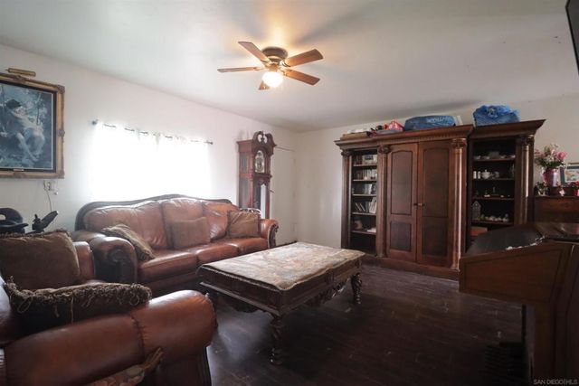 1439 E MISSION, Escondido, CA 92027