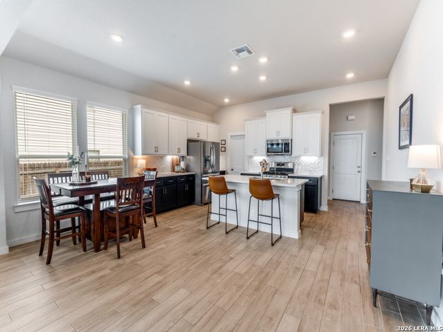 1052 SLIGHT ST, New Braunfels, TX 78130