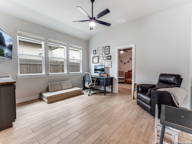 1052 SLIGHT ST, New Braunfels, TX 78130