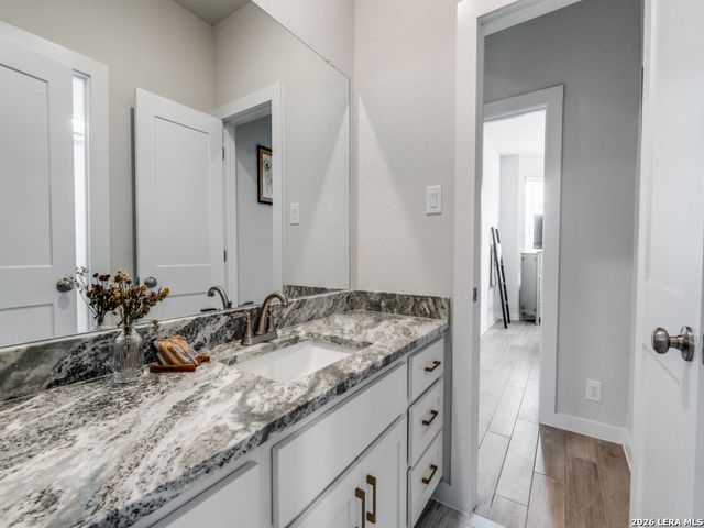 1052 SLIGHT ST, New Braunfels, TX 78130