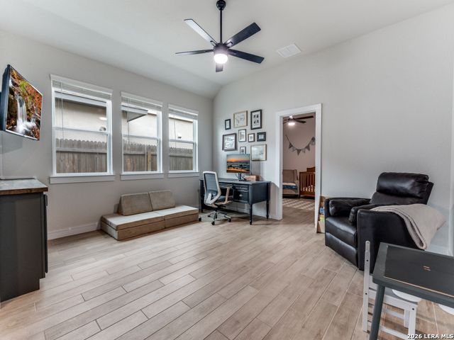 1052 SLIGHT ST, New Braunfels, TX 78130