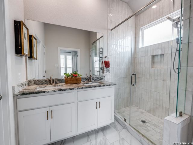 1052 SLIGHT ST, New Braunfels, TX 78130