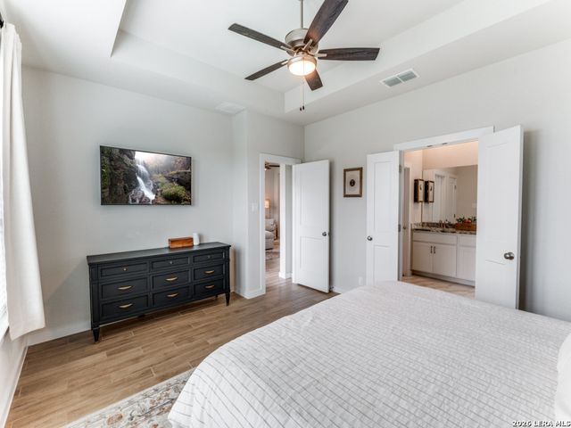 1052 SLIGHT ST, New Braunfels, TX 78130