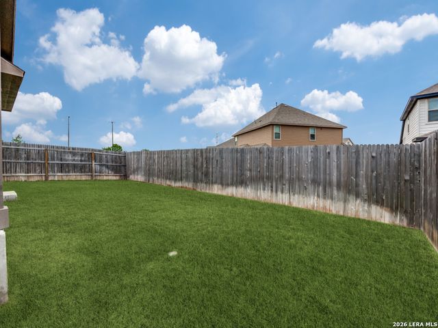 1052 SLIGHT ST, New Braunfels, TX 78130