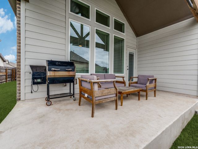 1052 SLIGHT ST, New Braunfels, TX 78130