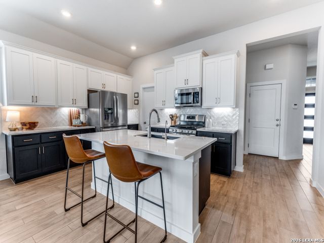 1052 SLIGHT ST, New Braunfels, TX 78130