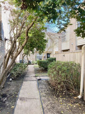 14600 Fonmeadow Drive 907, Houston, TX 77035