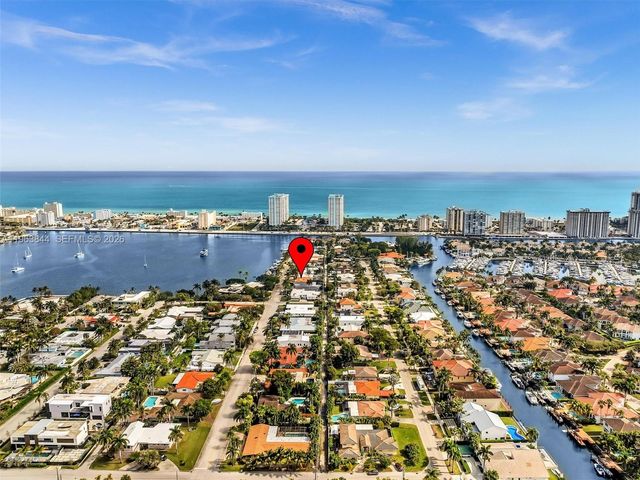 840 S Southlake Dr, Hollywood, FL 33019