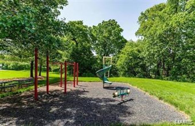 480 Benton Drive L, St Peters, MO 63376
