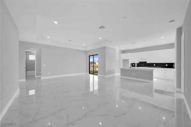 1225 NE 5th PL, Cape Coral, FL 33909