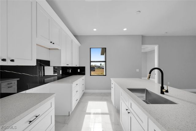 1225 NE 5th PL, Cape Coral, FL 33909