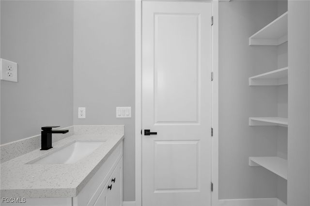 1225 NE 5th PL, Cape Coral, FL 33909