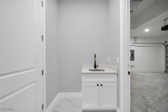 1225 NE 5th PL, Cape Coral, FL 33909