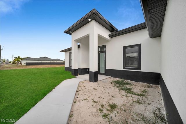 1225 NE 5th PL, Cape Coral, FL 33909