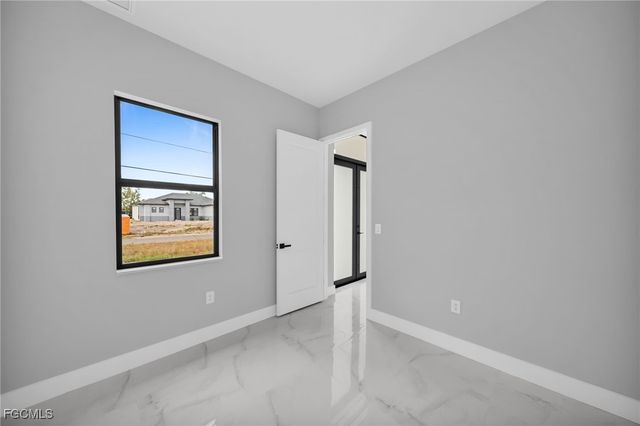 1225 NE 5th PL, Cape Coral, FL 33909