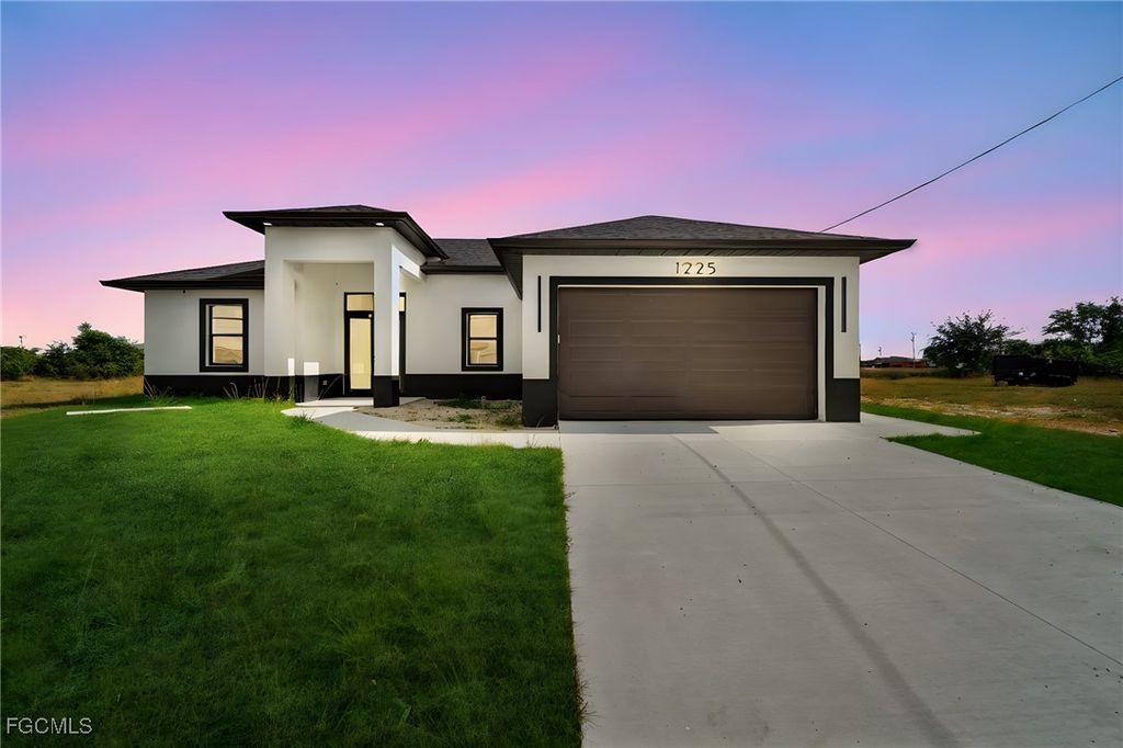 1225 NE 5th PL, Cape Coral, FL 33909