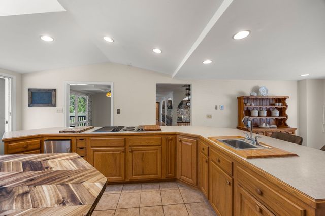 171 Gifford Rd, Westport, MA 02790