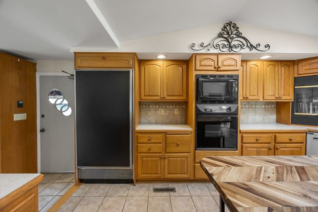171 Gifford Rd, Westport, MA 02790