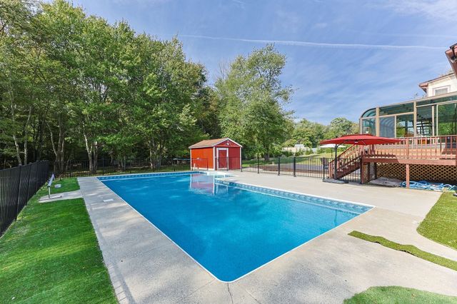 171 Gifford Rd, Westport, MA 02790
