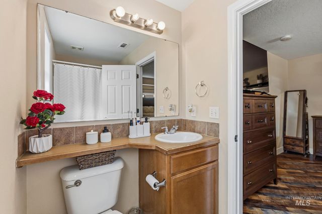 10922 Cocoon St, Nampa, ID 83687