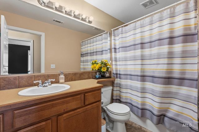 10922 Cocoon St, Nampa, ID 83687