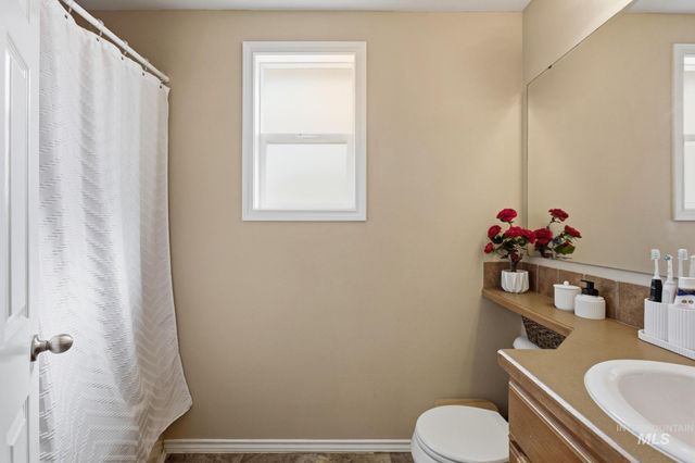 10922 Cocoon St, Nampa, ID 83687