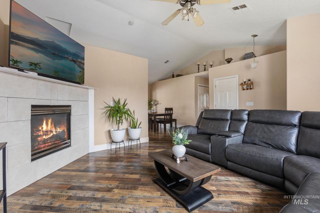 10922 Cocoon St, Nampa, ID 83687