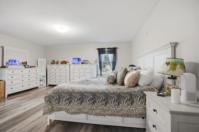 24 Bay Pointe Drive, Bloomington, IL 61704