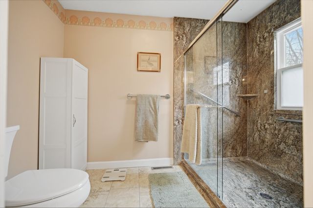 24 Bay Pointe Drive, Bloomington, IL 61704