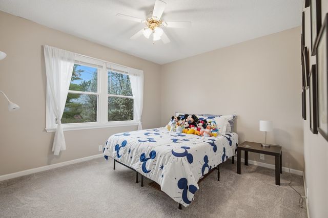 24 Bay Pointe Drive, Bloomington, IL 61704