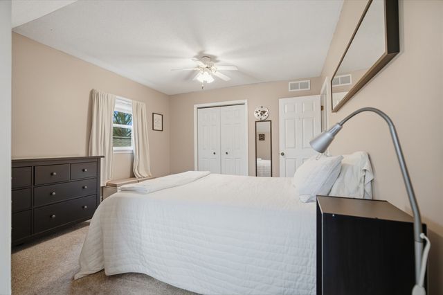 24 Bay Pointe Drive, Bloomington, IL 61704