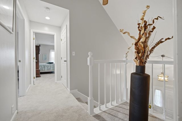 24 Bay Pointe Drive, Bloomington, IL 61704