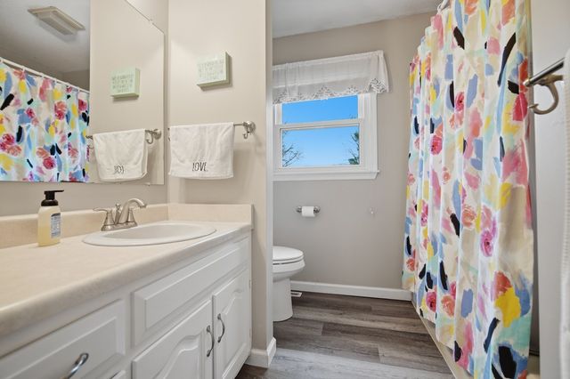 24 Bay Pointe Drive, Bloomington, IL 61704