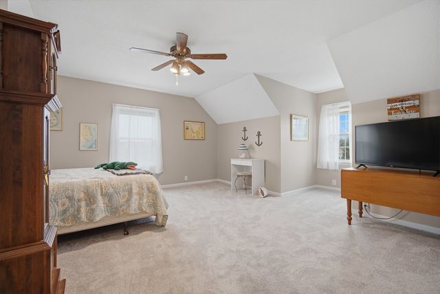 24 Bay Pointe Drive, Bloomington, IL 61704