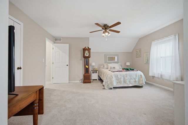 24 Bay Pointe Drive, Bloomington, IL 61704