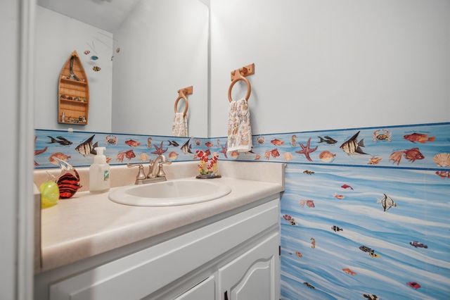 24 Bay Pointe Drive, Bloomington, IL 61704