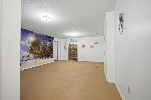 24 Bay Pointe Drive, Bloomington, IL 61704