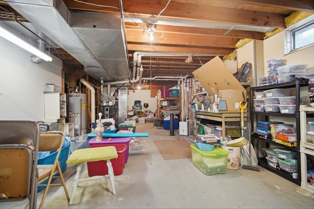 24 Bay Pointe Drive, Bloomington, IL 61704