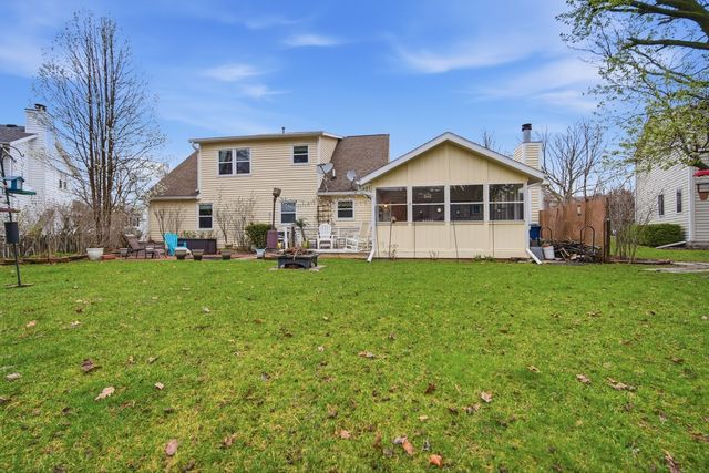 24 Bay Pointe Drive, Bloomington, IL 61704